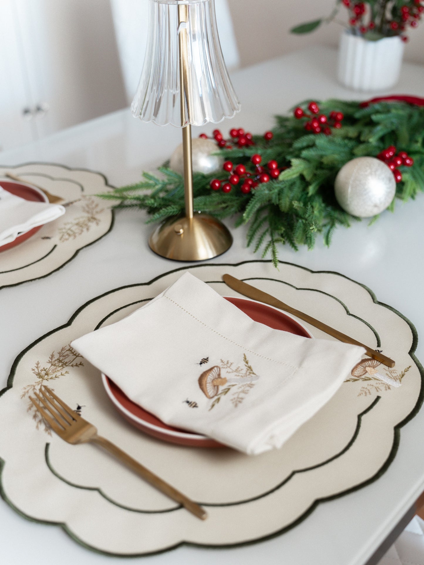 Oval Scallop Placemat - Embroidered toadstool