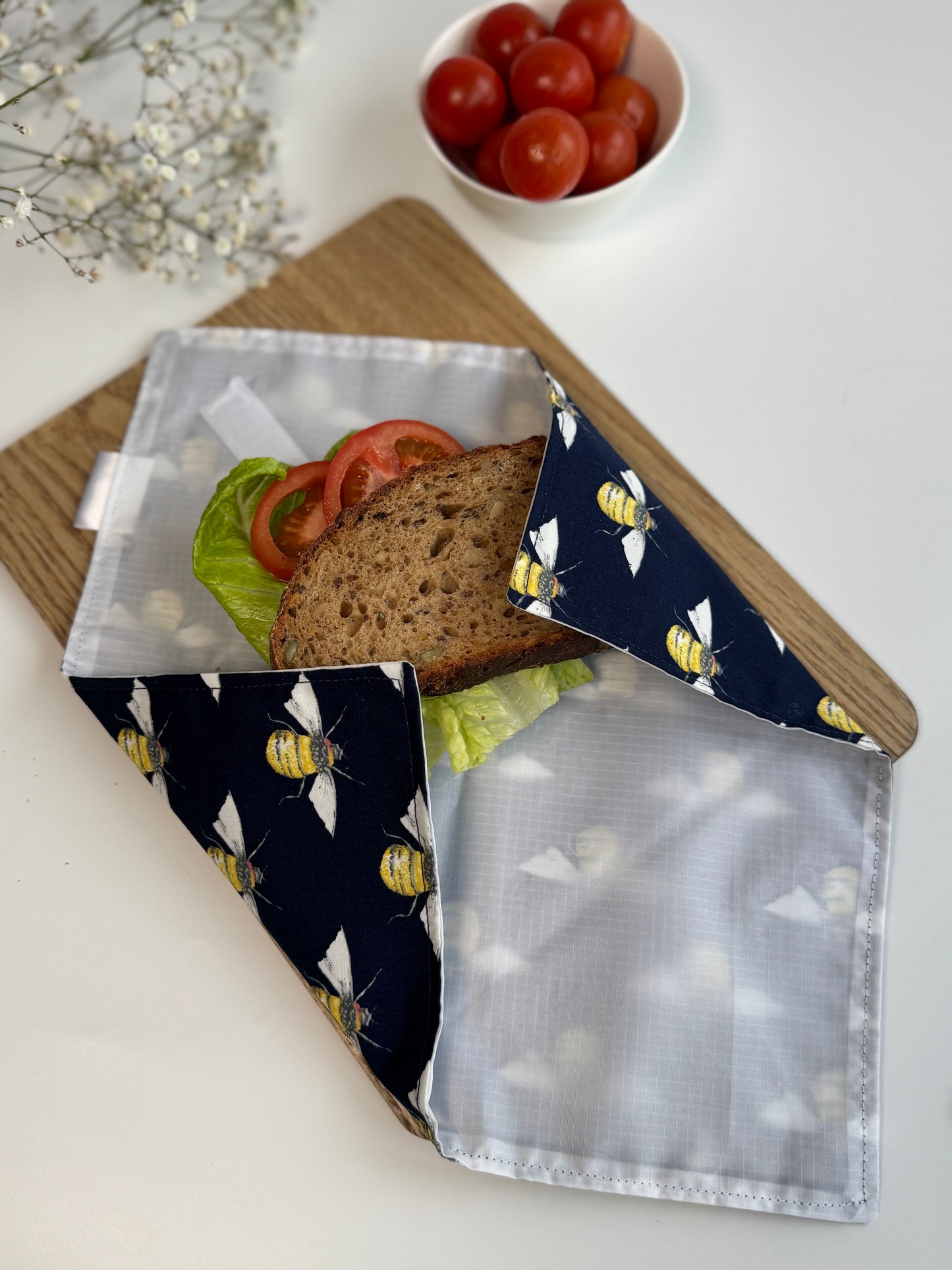Bee Print Reusable Sandwich & Snack Pouch – Beige (Navy Blue)