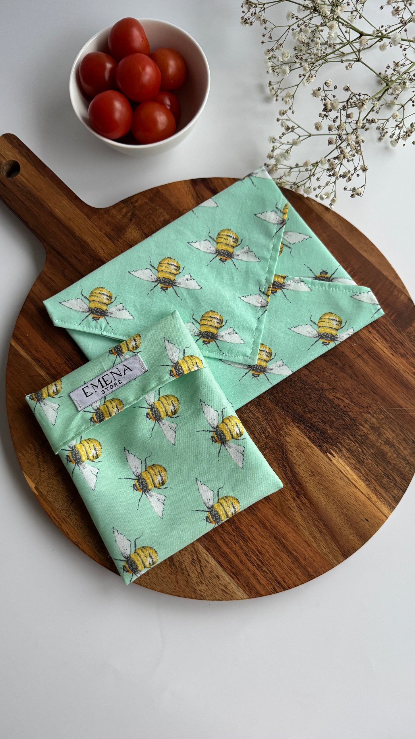 Bee Print Reusable Sandwich & Snack Pouch ( Green )