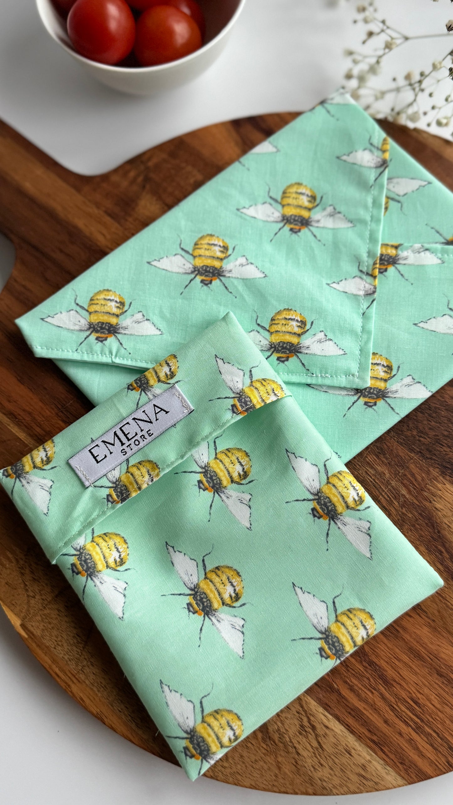 Bee Print Reusable Sandwich & Snack Pouch ( Green )