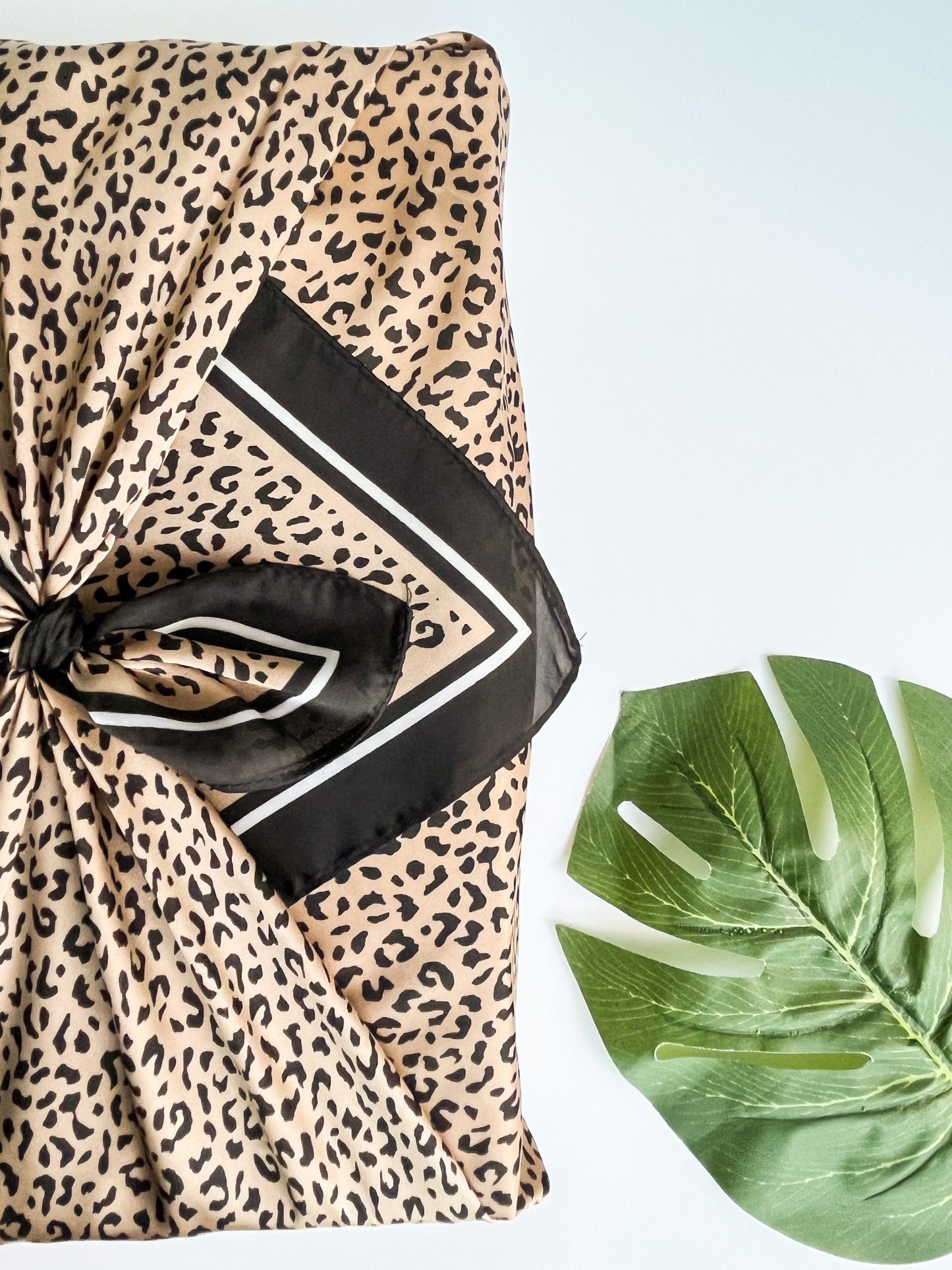 Furoshiki Silk Fabric Gift Wrap ( leopard )